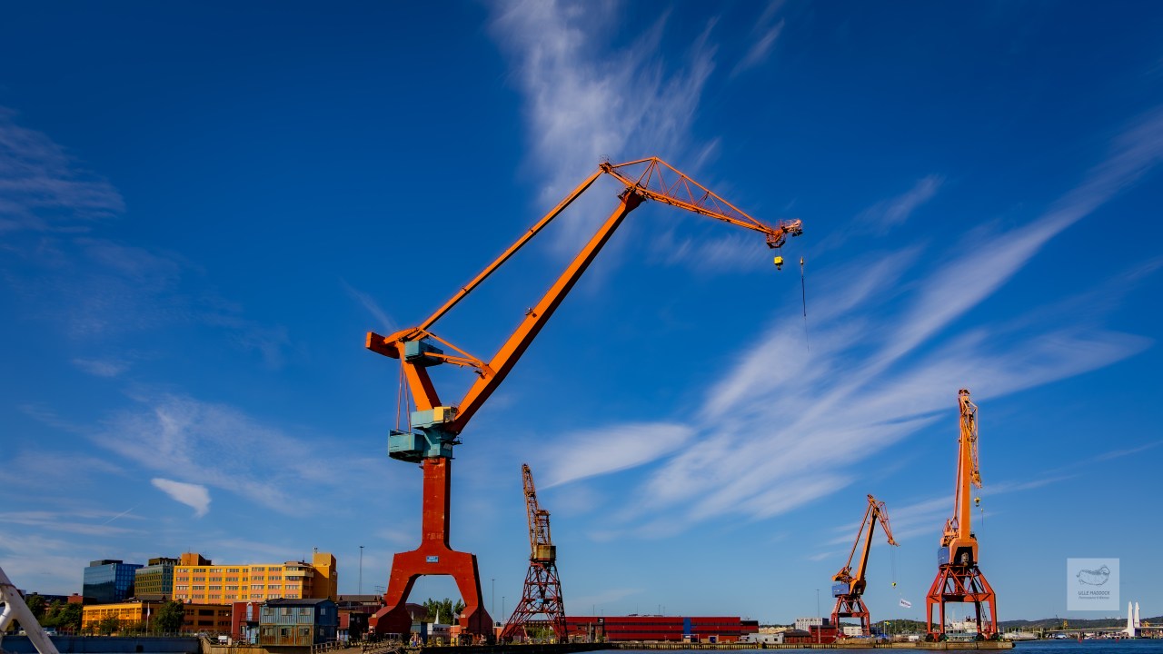 Landmark cranes